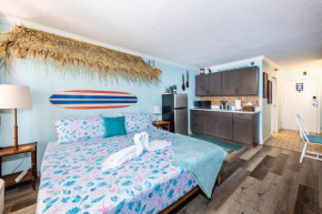 Tiki Hut 1st Floor Remodeled Getaway
